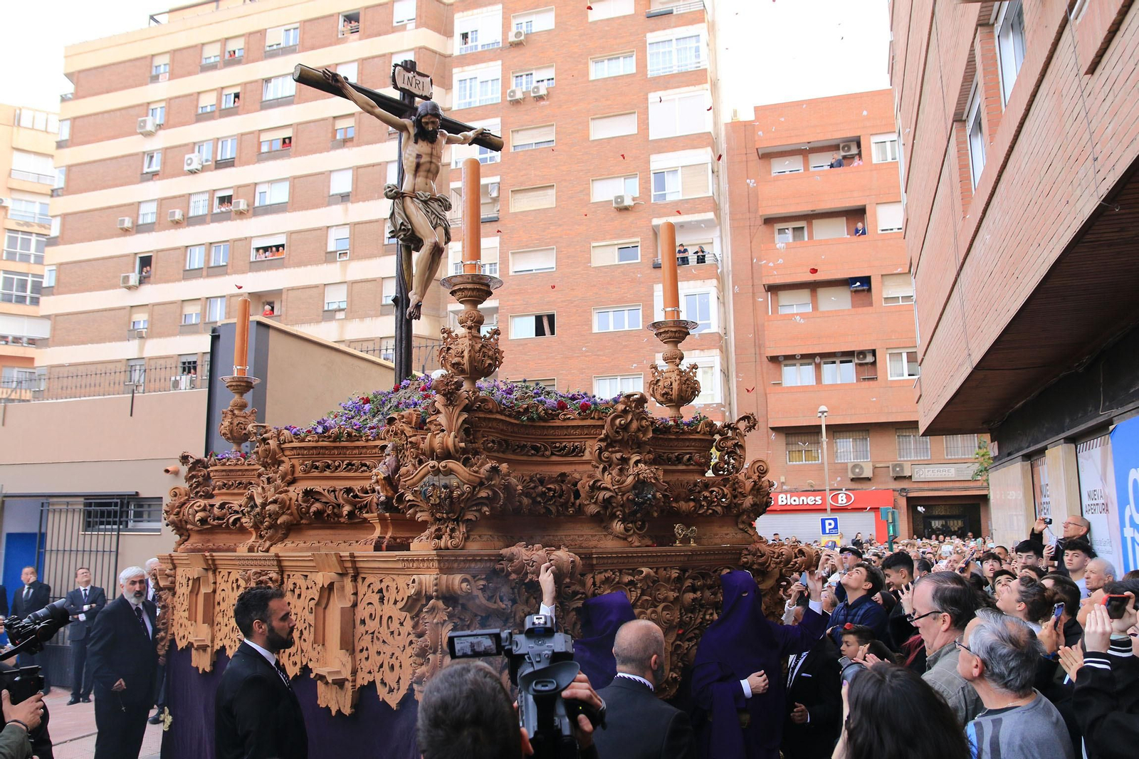 La procesión de Las Angustias, en imágenes