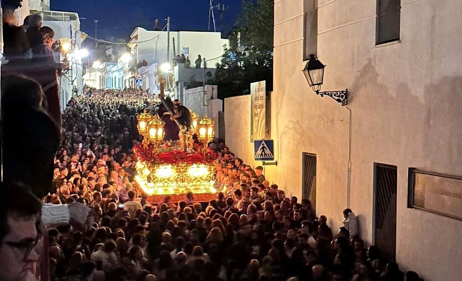 Ni en Sevilla ni en Málaga: La madrugá que tienes que vivir una vez en la vida está en este pueblo de Huelva Ni en Sevilla ni en Málaga: La madrugá que tienes que vivir una vez en la vida está en este pueblo de Huelva