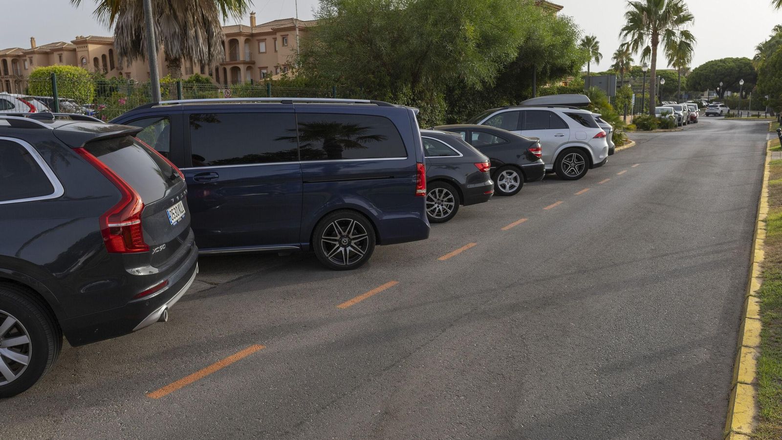 Zona Naranja, en una calle de Novo Sancti Petri.