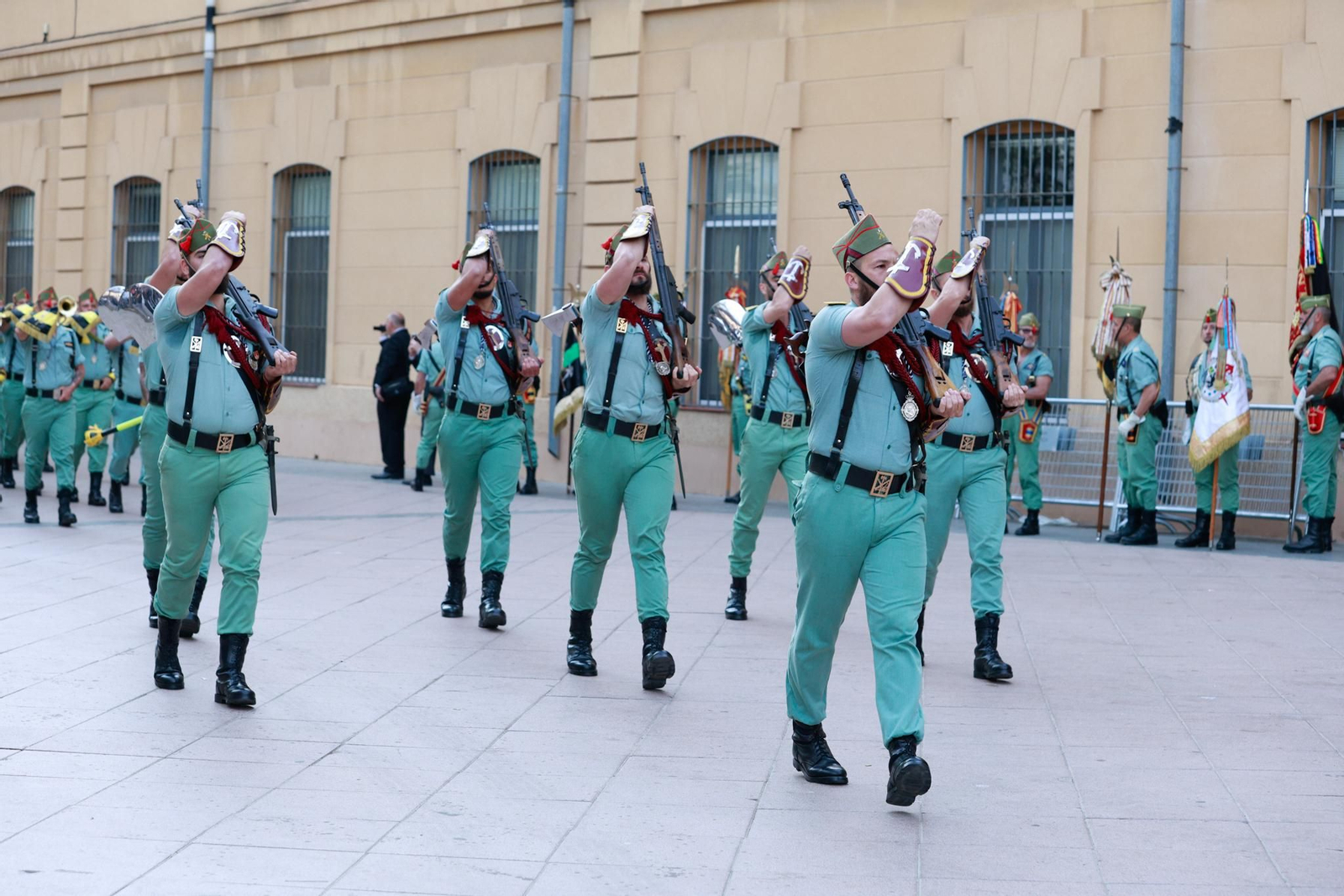 Mena y la Legión en su procesión del Jueves Santo en Málaga, en fotos Mena y la Legión en su procesión del Jueves Santo en Málaga, en fotos