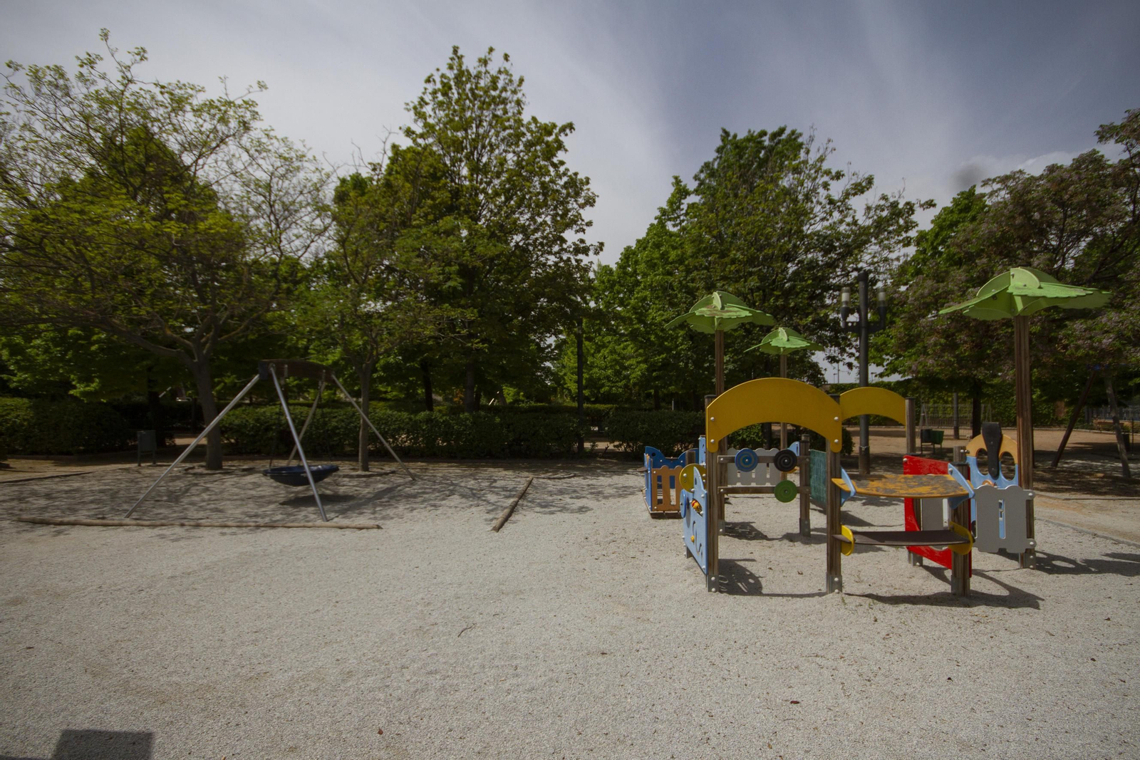 Los parques de Granada, vacíos en pleno estado de alarma
