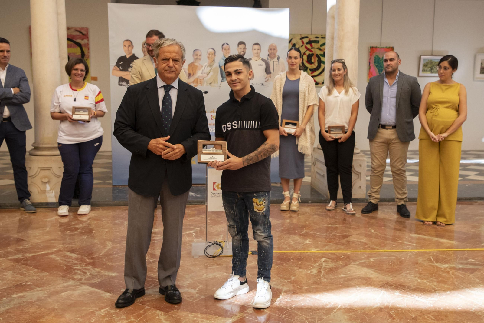foto_recepcin-por-parte-de-la-corporacin-provincial-a-los-deportistas-olmpicos_23_53985302120_o.jpg