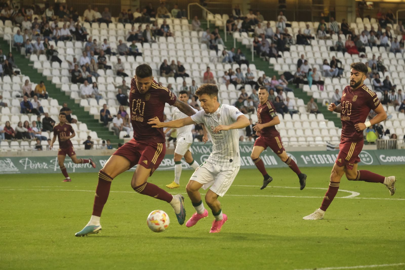 Las mejores fotos del ambiente en El Arcángel en el Córdoba CF - Badajoz
