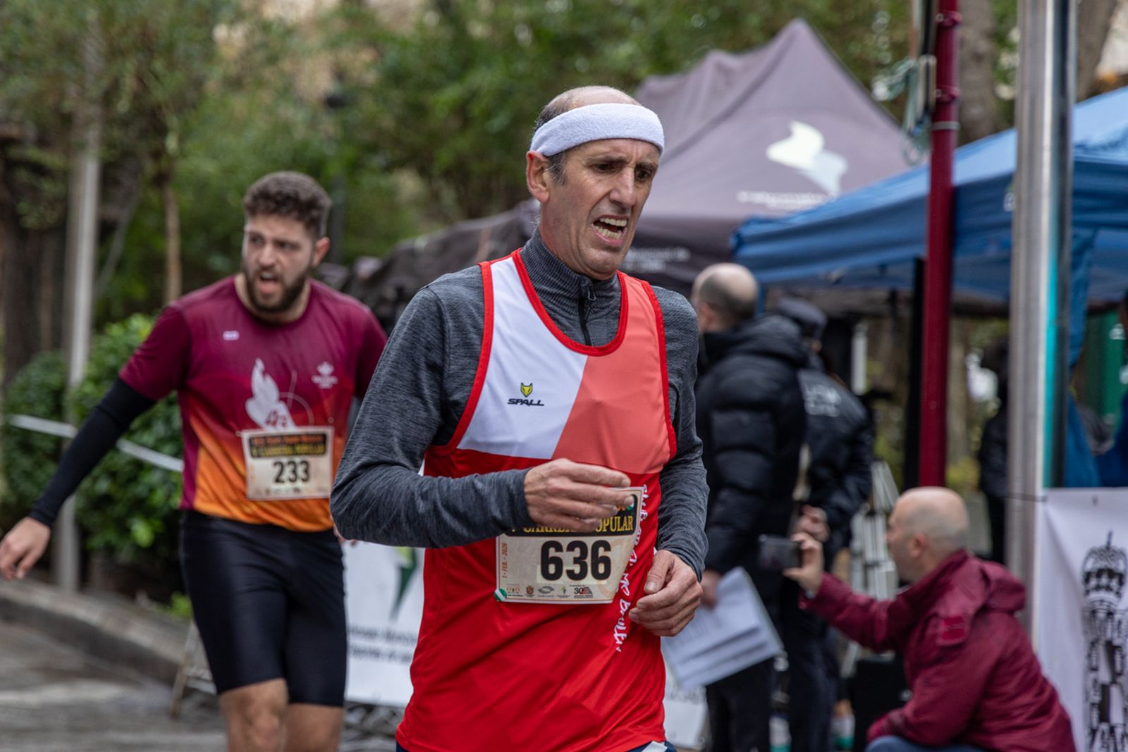 En imágenes: la lluvia no frena a más de un millar de corredores en la V Carrera Popular del IES San Juan Bosco (1)