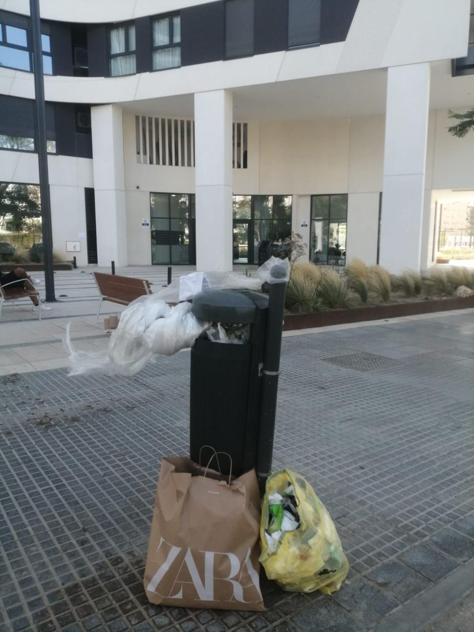 Las fotos de un grupo de WhatsApp de vecinos de las torres de Martiricos