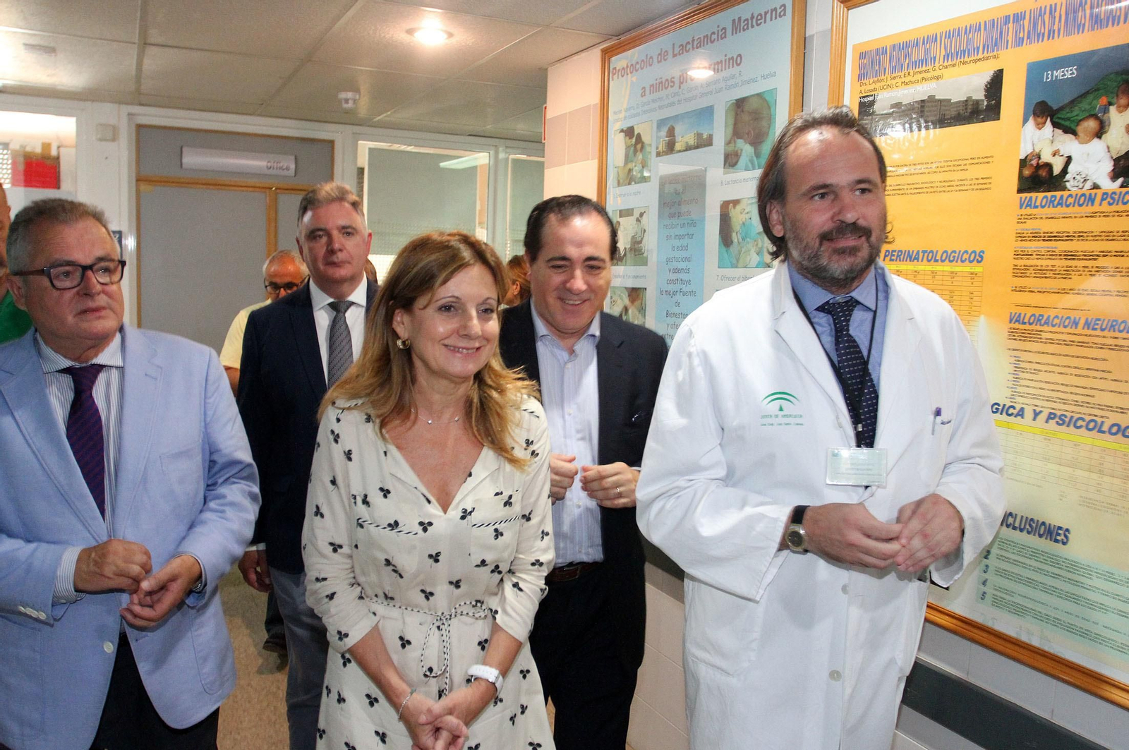 La consejera de Salud, Marina Álvarez, visita el Hospital Juan Ramón Jiménez