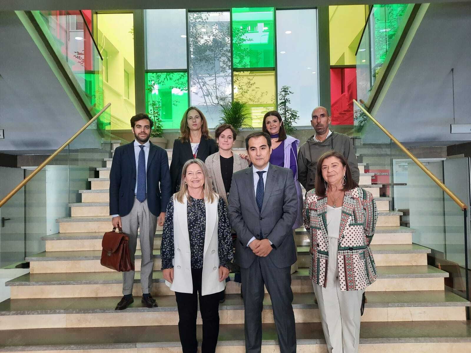 El consejero de Justicia junto a los abogados del Turno de Oficio