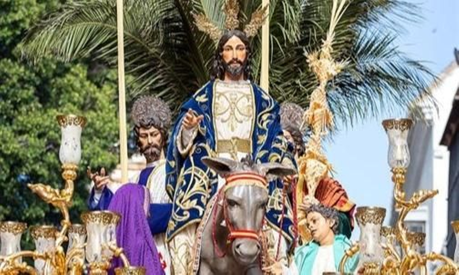 Esta fotografía del paso de Nuestro Padre Jesús de la Paz realizada por Juan José Rodríguez da contenido al cartel anunciador de la salida extraordinaria.