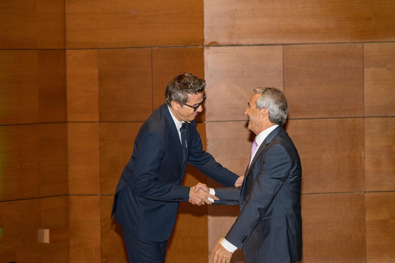 Fotos: Así ha recibido Jonatan R. Ruiz el XXI Premio Ciencias de la Salud Fundación Caja Rural Granada