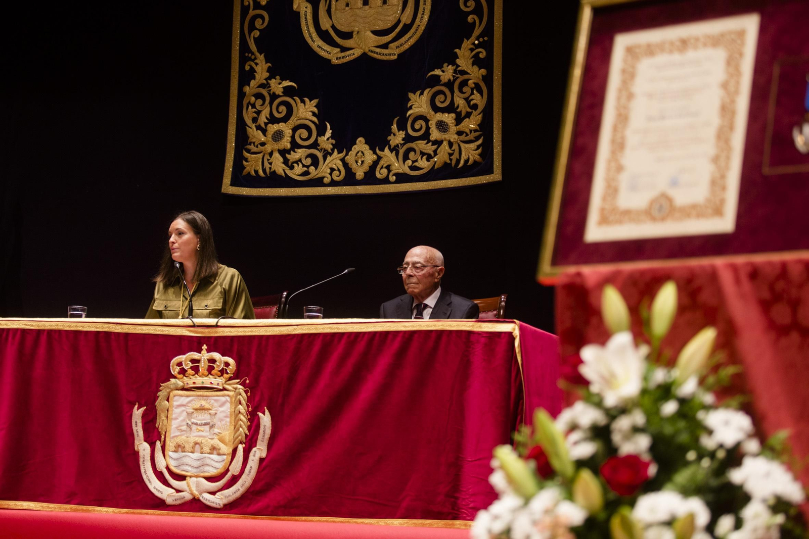 Las imágenes del acto de entrega de la Medalla de la Ciudad a Juan García Cubillana en San Fernando
