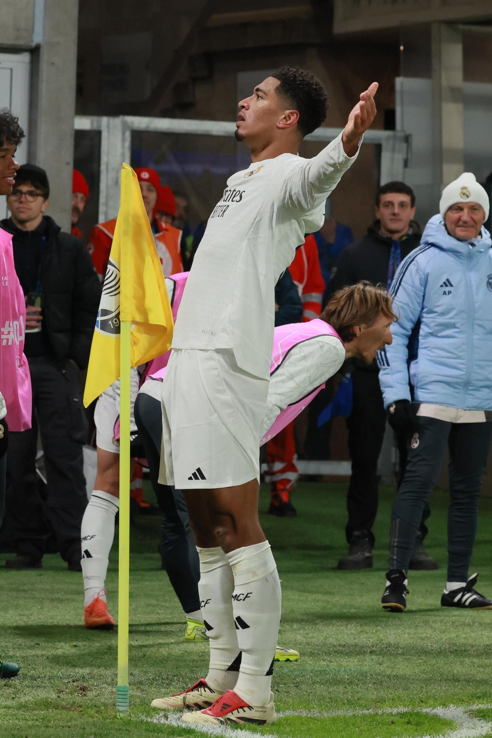 Bellingham celebra el tercer gol madridista en Bérgamo.
