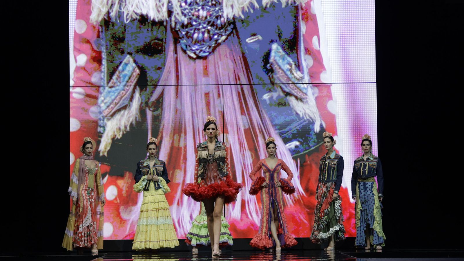 Desfile de Castrejón en SIMOF 2025.