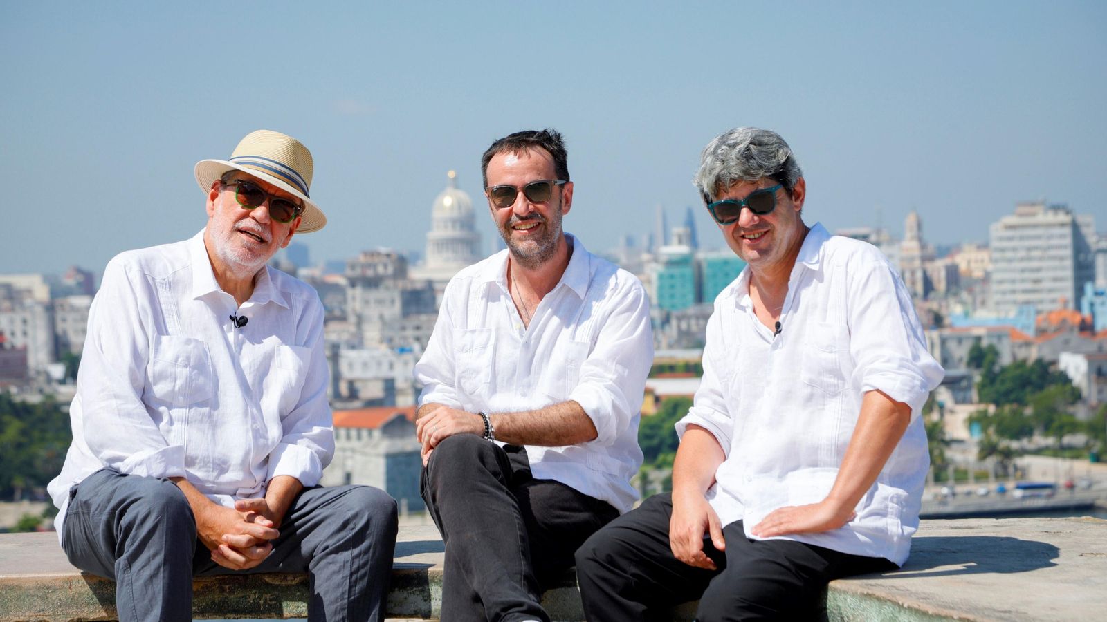 Jorge Díaz, Agustín Martínez y Antonio Mercero, en el Mirador de Cristo de La Habana.