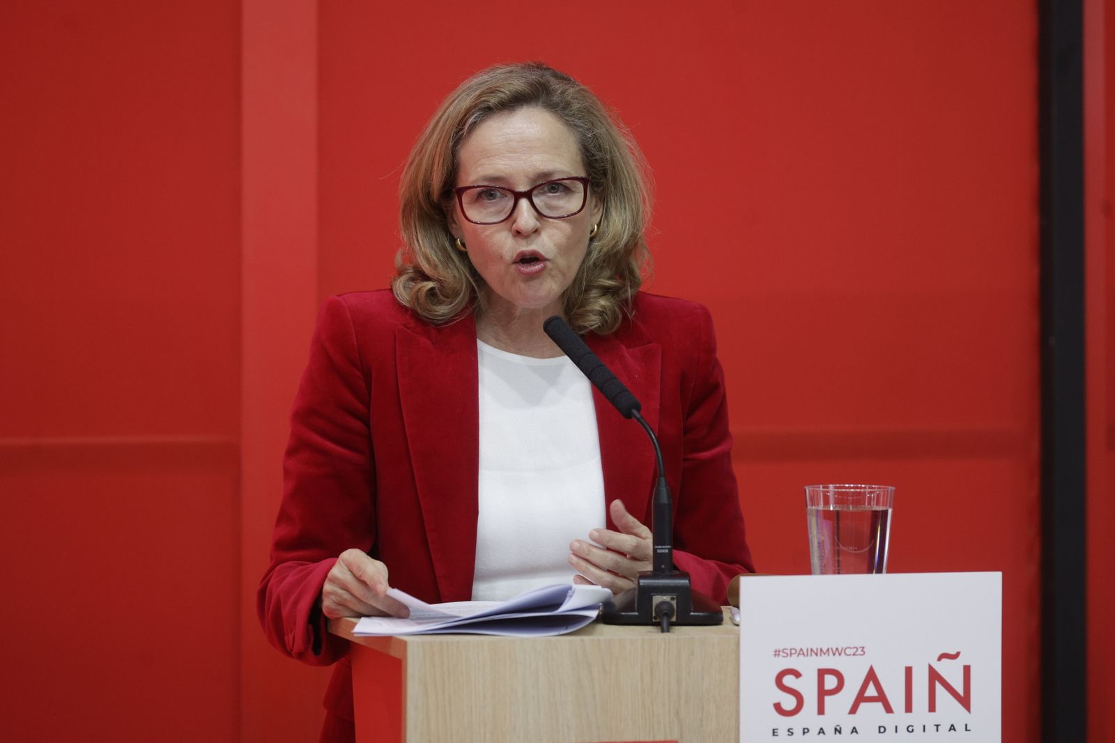 Nadia Calviño, vicepresidenta del Gobierno, en rueda de prensa en el Mobile World Congress