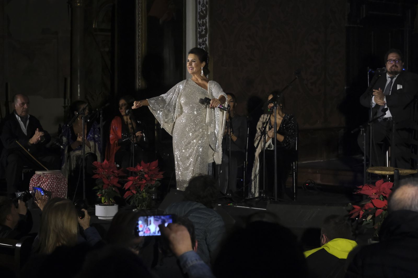 La zambomba flamenca con María José Santiago en Córdoba, en fotografías