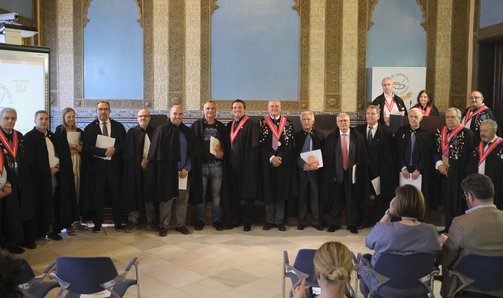 El alcalde de Córdoba es investido Cofrade de Honor de la Cofradía del Salmorejo, en imágenes