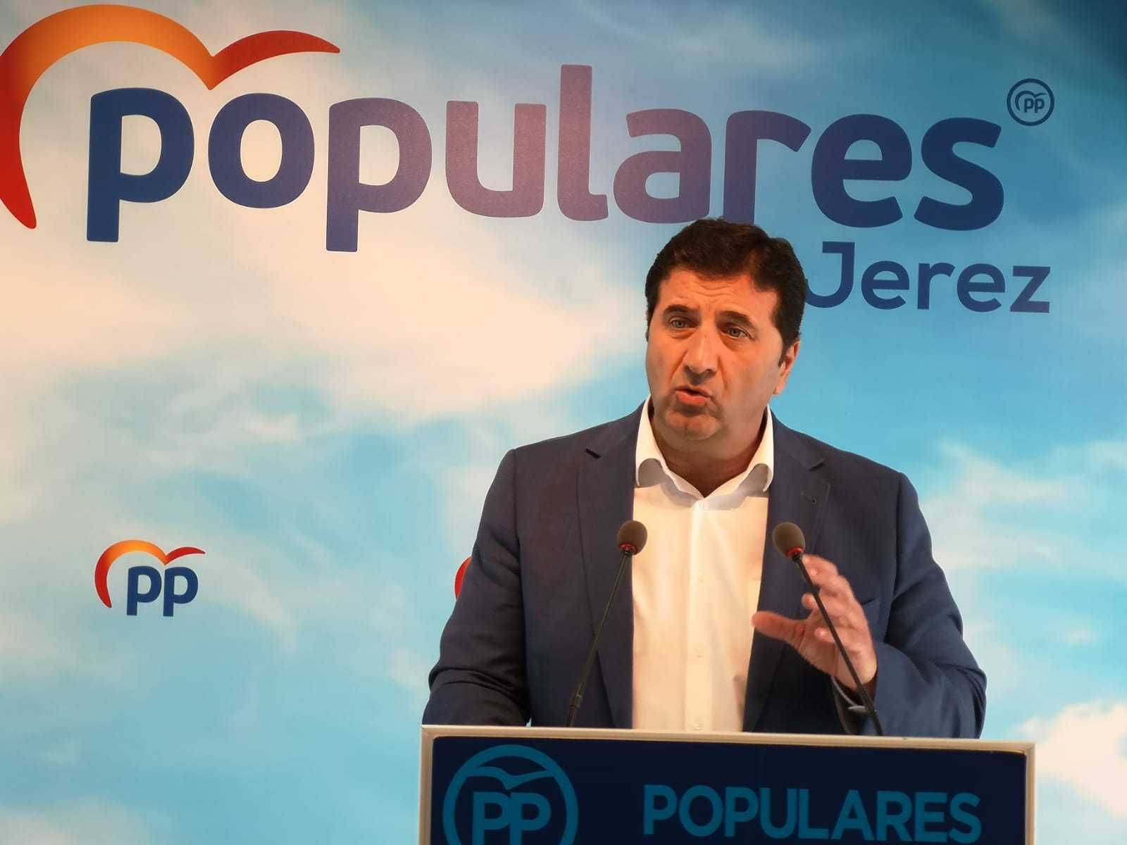 El concejal del PP Ignacio Martínez, en una rueda de prensa.