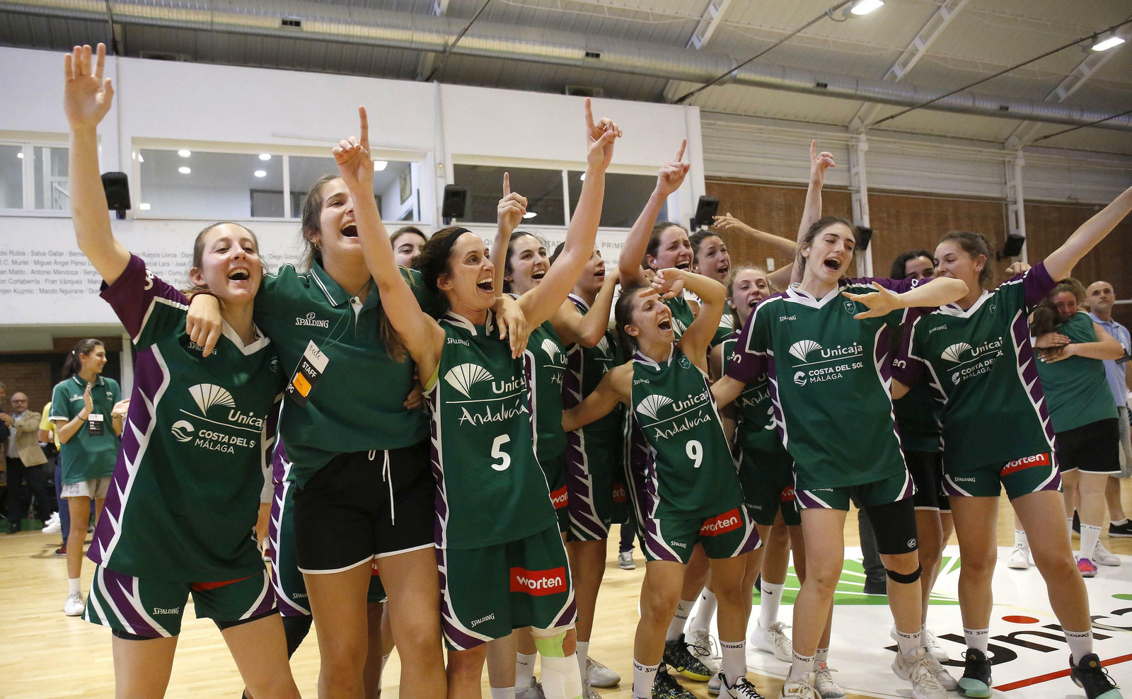 Las fotos del ascenso del Unicaja a la Liga Femenina 2