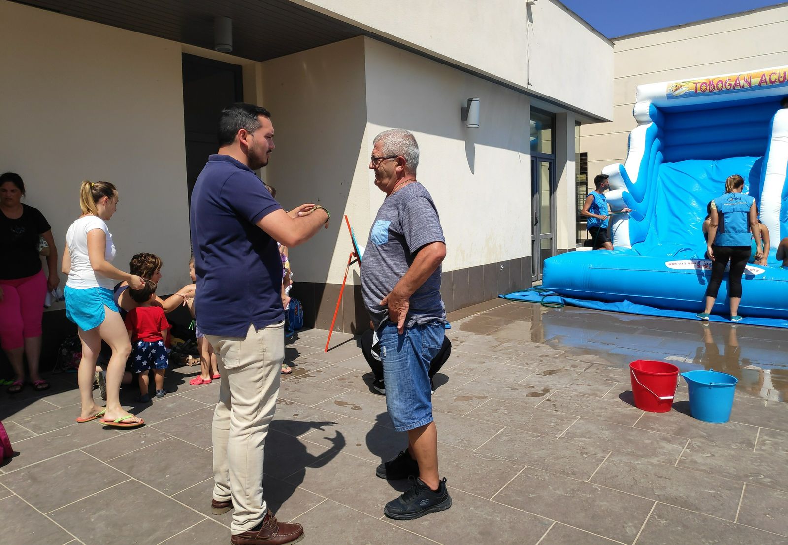 Jesús Alba, delegado de Medios Rurales, durante su visita a las actividades desarrolladas en Cuartillos.