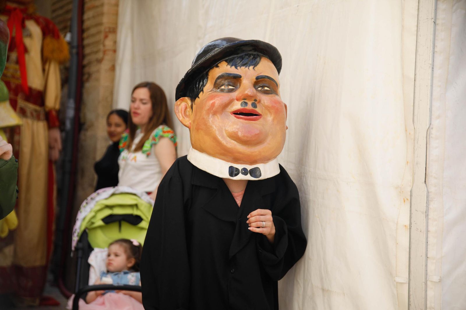 Desfile de Gigantes y Cabezudos de Vera, en imágenes