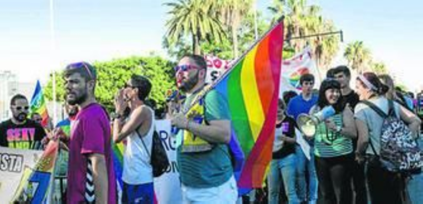 Imagen de la manifestación a su paso por la plaza de San Juan de Dios.