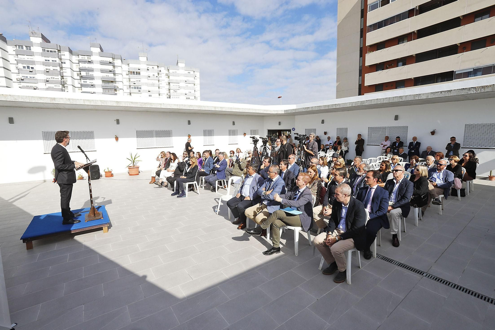 Imágenes de la inauguración del nuevo edificio de Proyecto Hombre en Huelva