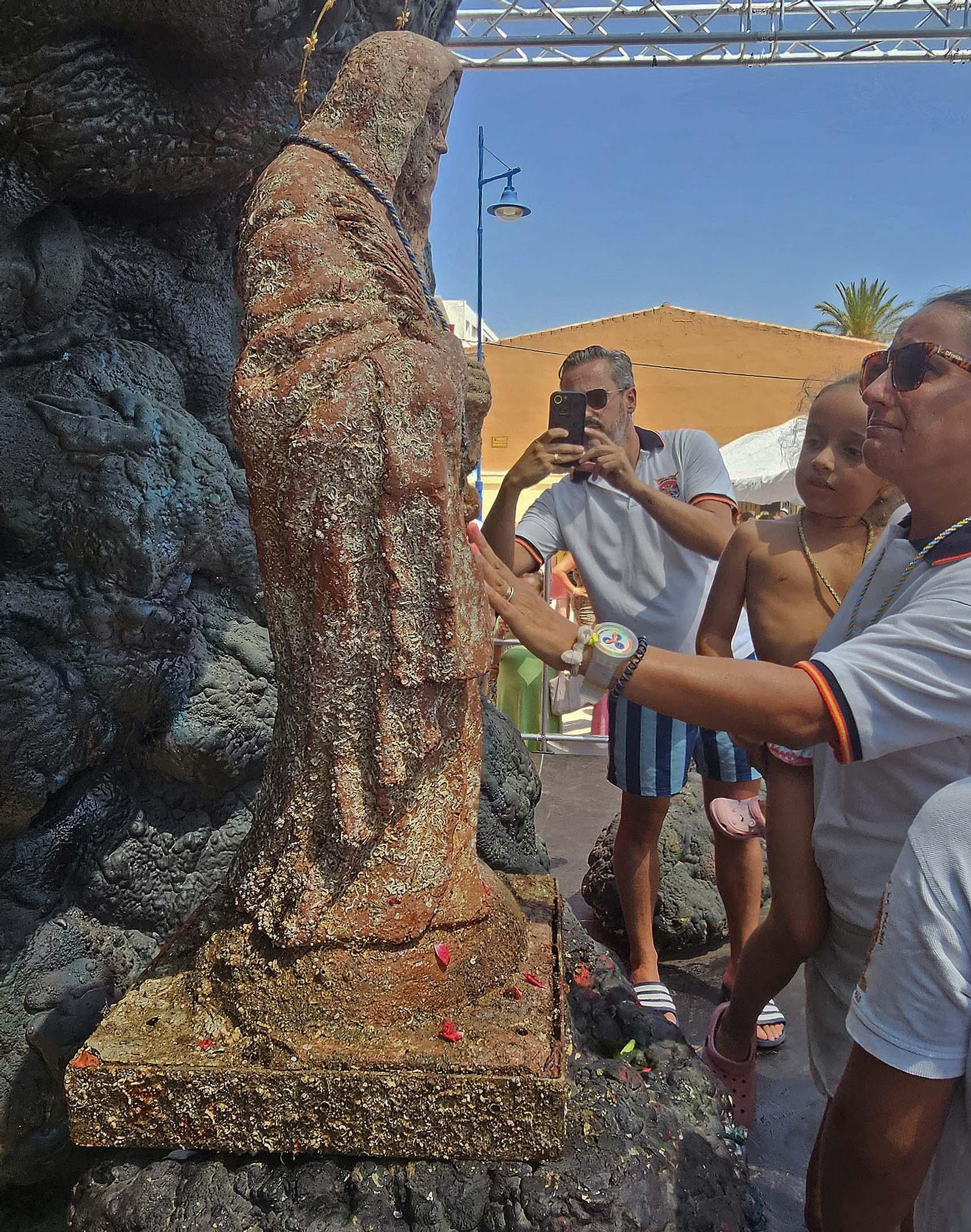 Las mejores fotos de la romería marítima de la Virgen de la Palma de Algeciras 2025