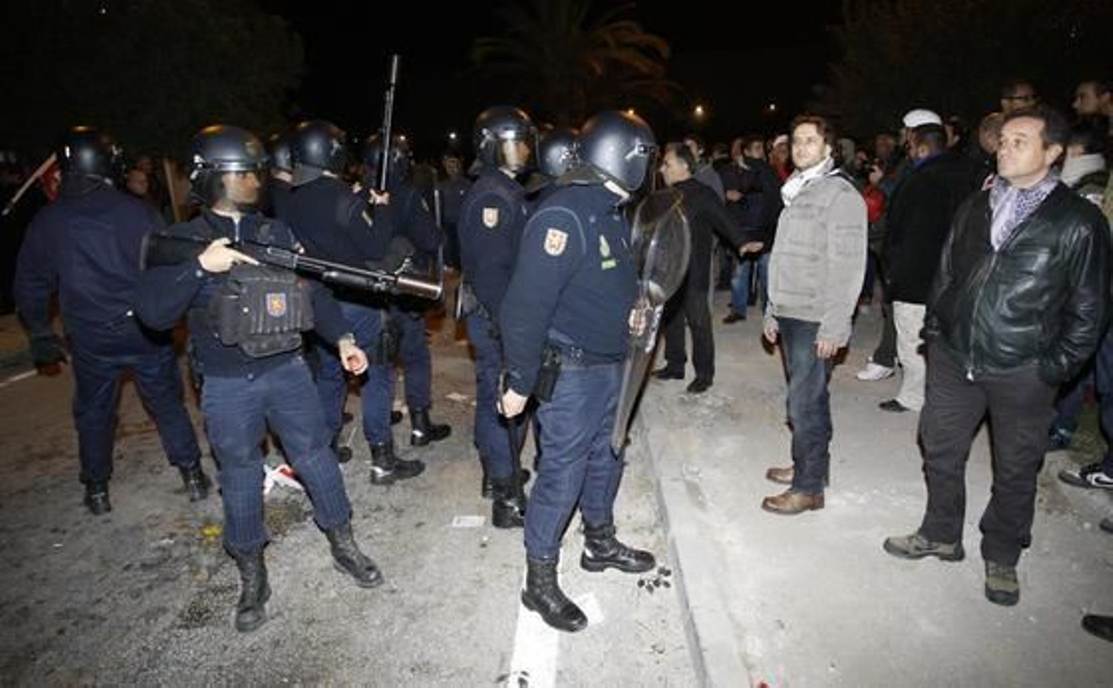 Primeras disputas en la huelga 

Foto: Javier Albiñana