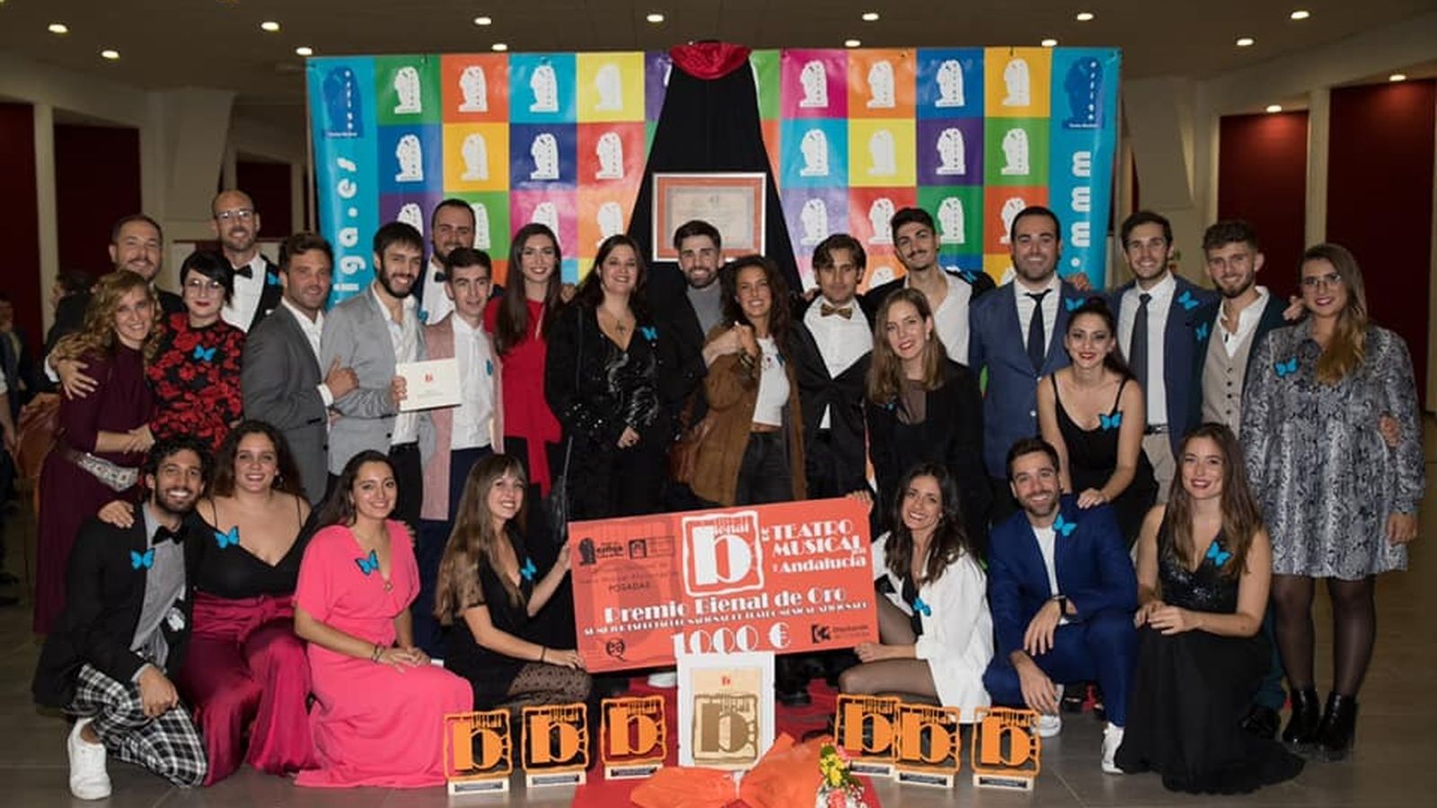 Buena parte de los integrantes de RED Teatro Musical el día del premio.