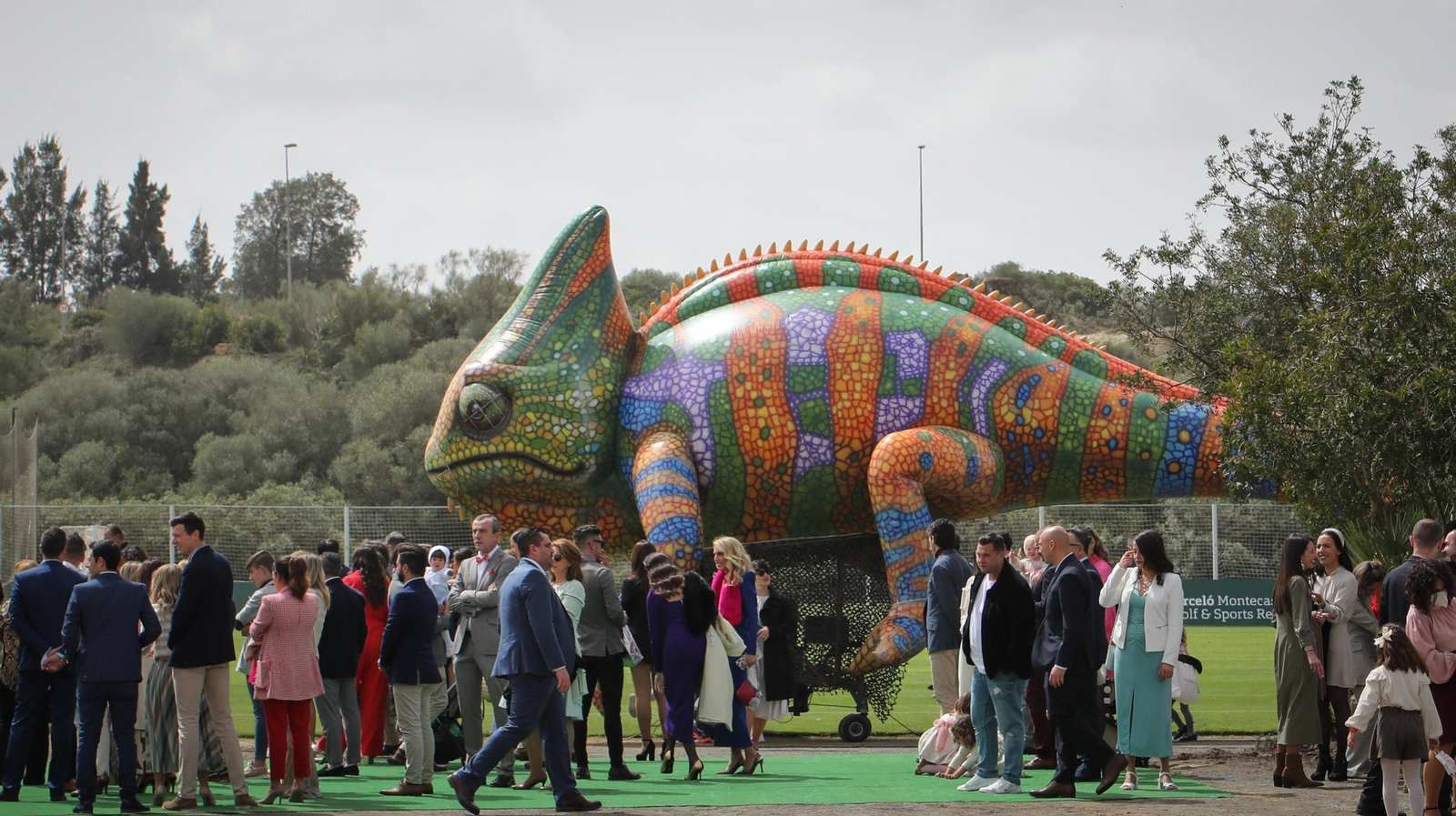 Artistas, políticos y empresarios en el bautizo de los nietos de José Luis López en Jerez