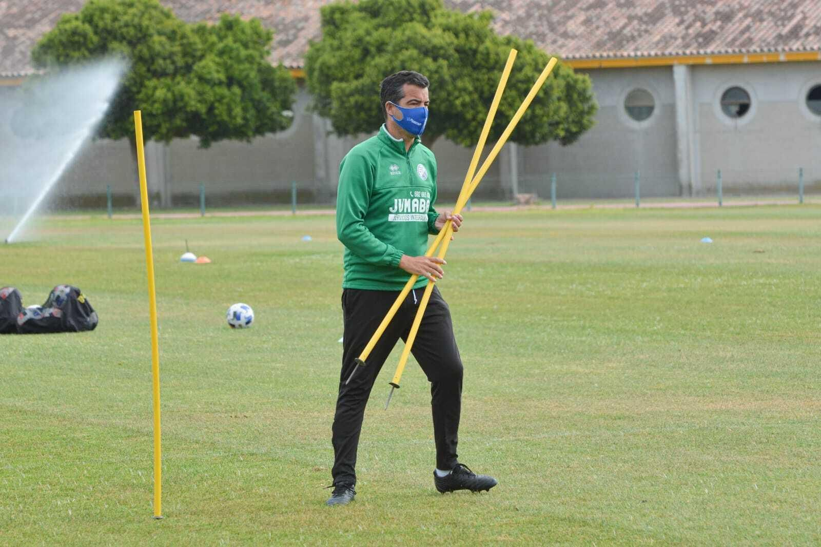 Pérez Herrera no se fía del Salerm Puente Genil y lamenta las importantes bajas.