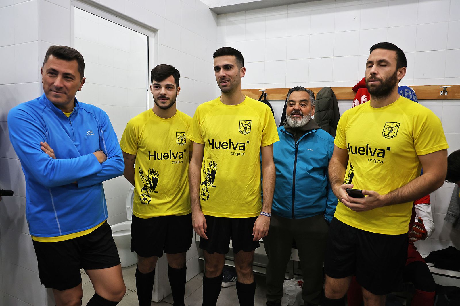 Periodistas y políticos disputan su tradicional partido navideño de fútbol