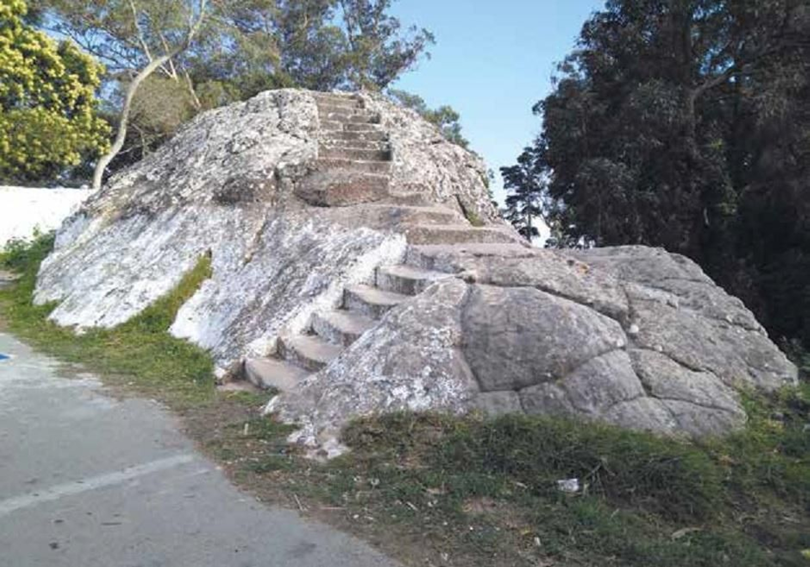 Vista general de la roca.