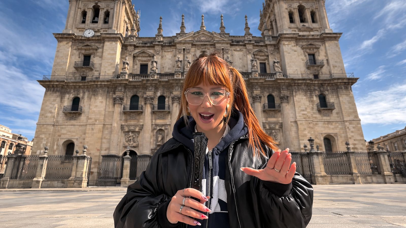 Sandra Morales, influencer jerezana, visita Jaén para hablar del origen de una de sus expresiones más conocidas.