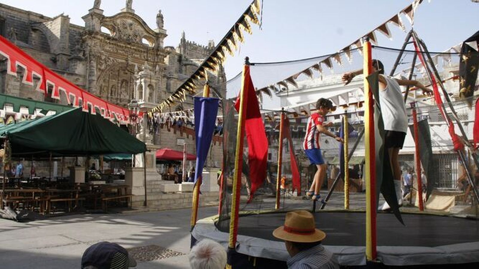 Una imagen de una edición anterior del Mercado medieval en el centro de El Puerto.