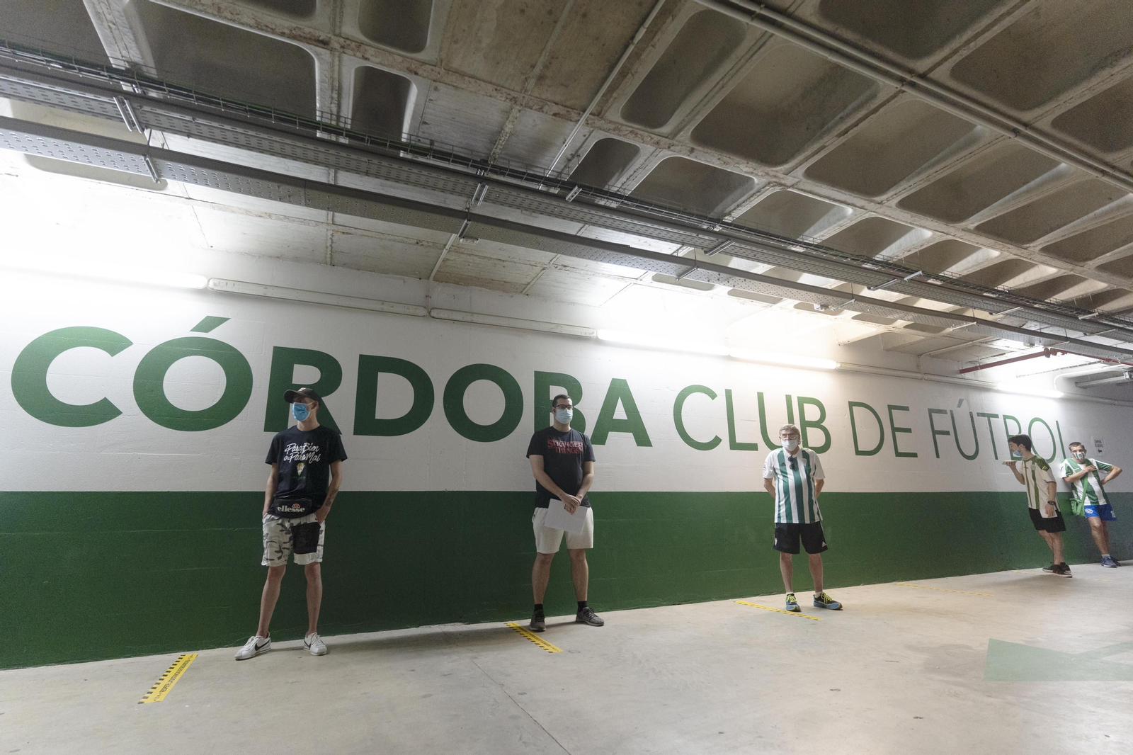 Las imágenes del primer día de la campaña de abonados del Córdoba CF