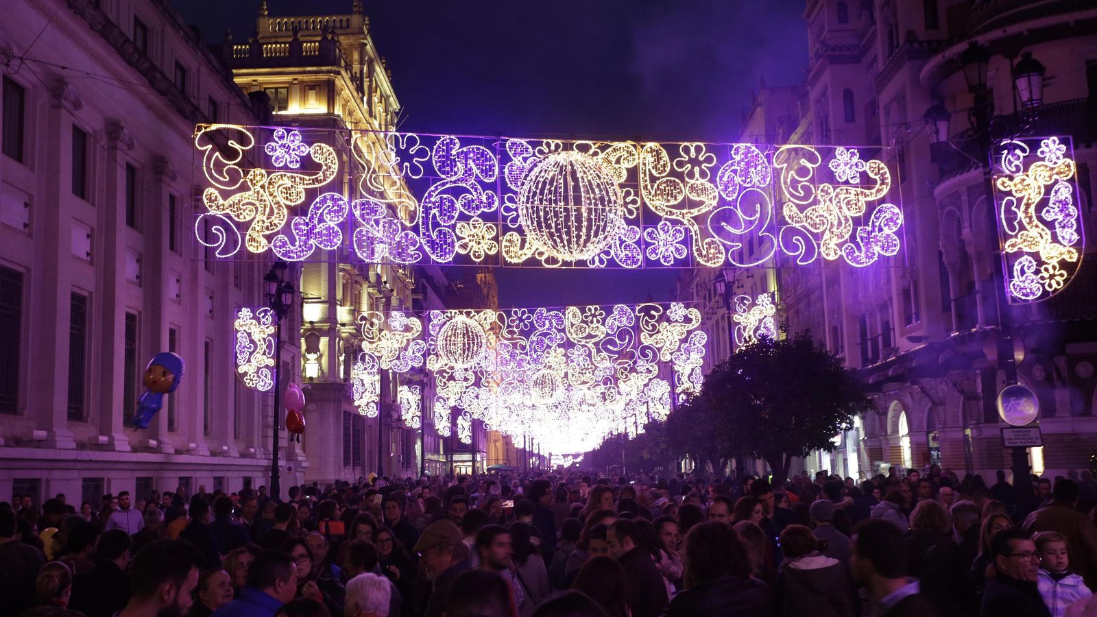 La luces en la Avenida de la Constitución.