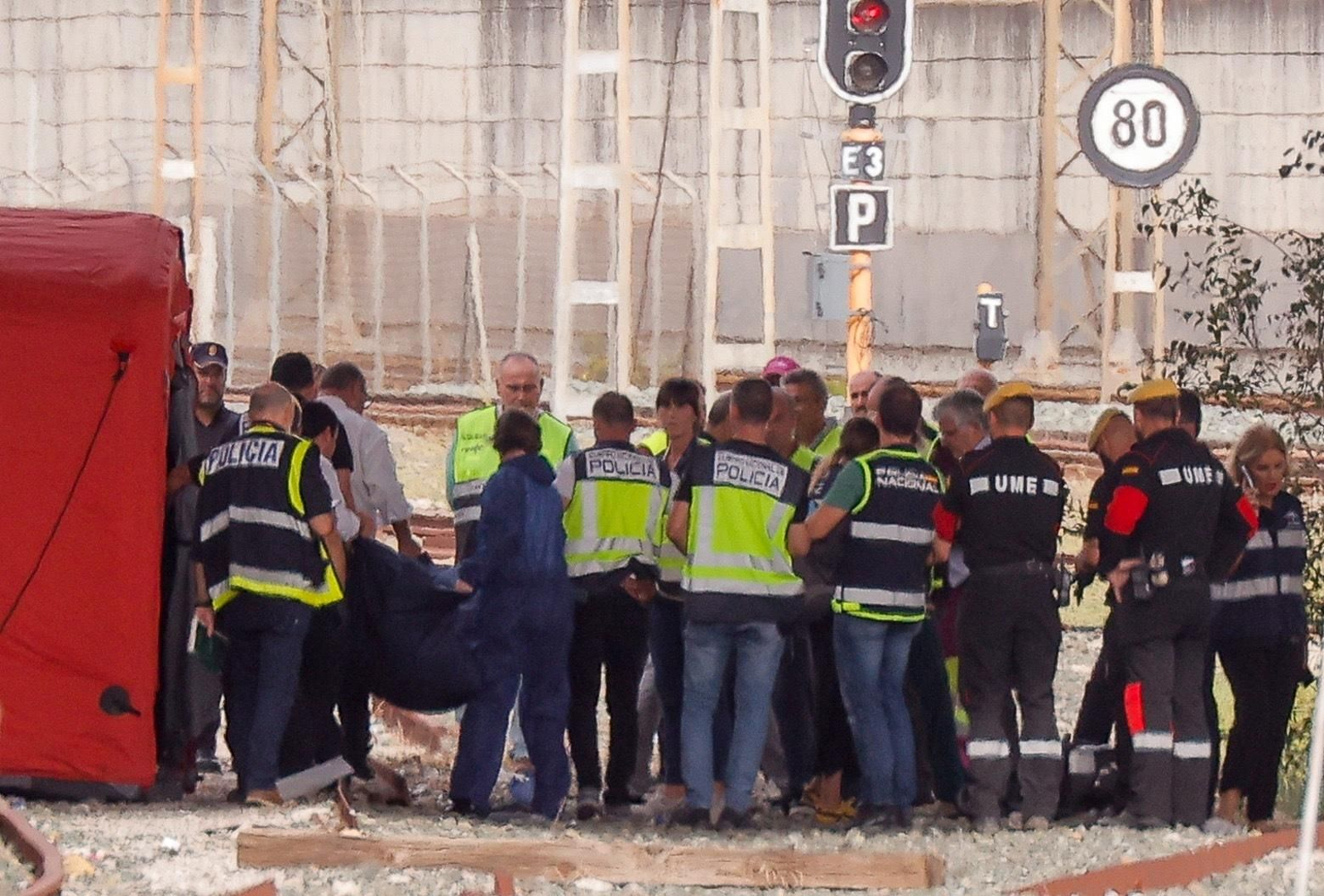 Levantamiento del cadáver de Álvaro Prieto