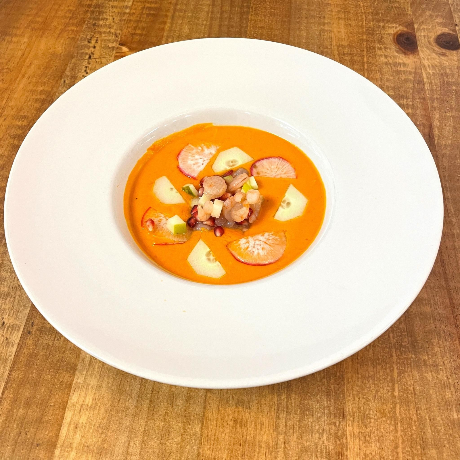 Gazpacho con tartar de gamba de Casa Colón Bistró