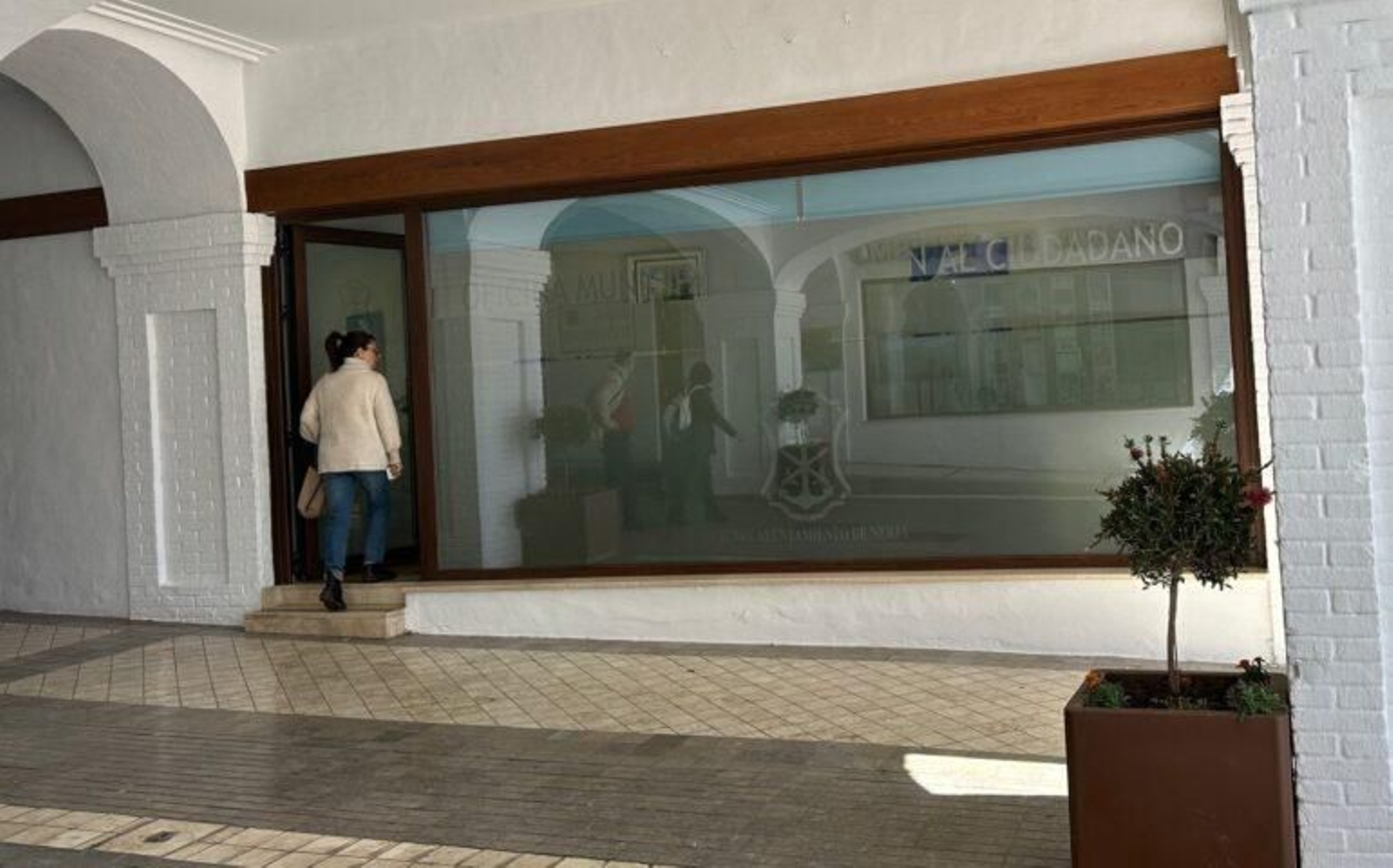 Fachada de la Oficina Municipal de Atención al Ciudadano de Nerja Fachada de la Oficina Municipal de Atención al Ciudadano de Nerja