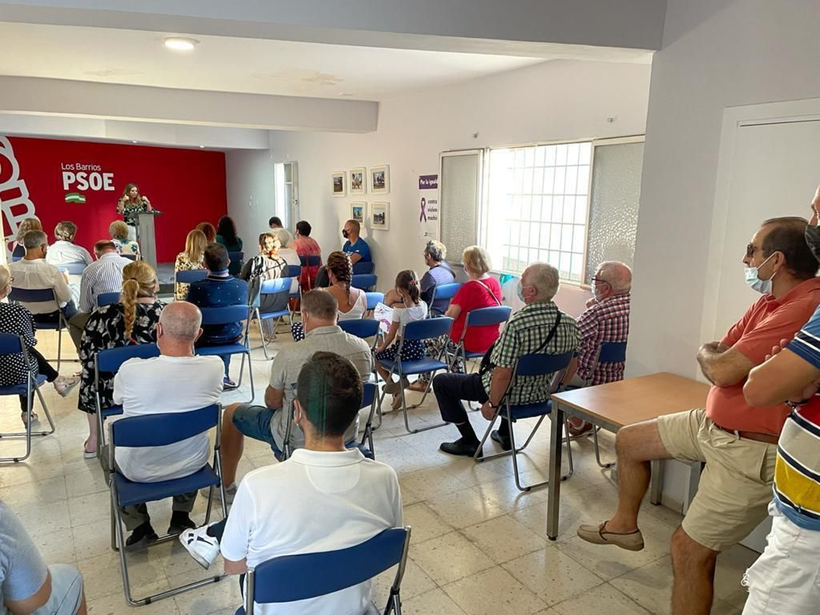 Encuentro de Irene García con militantes en Los Barrios