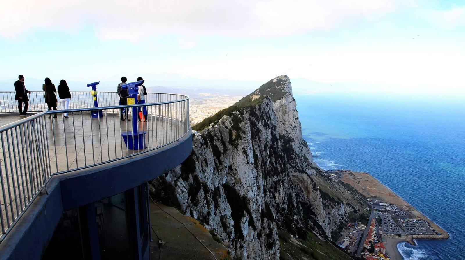 Vista del Peñón desde el interior de Gibraltar