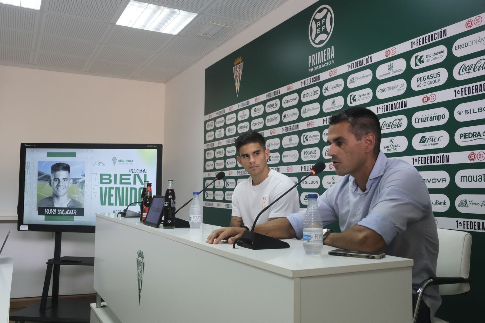 La presentación de Kuki Zalazar como jugador del Córdoba CF, en imágenes