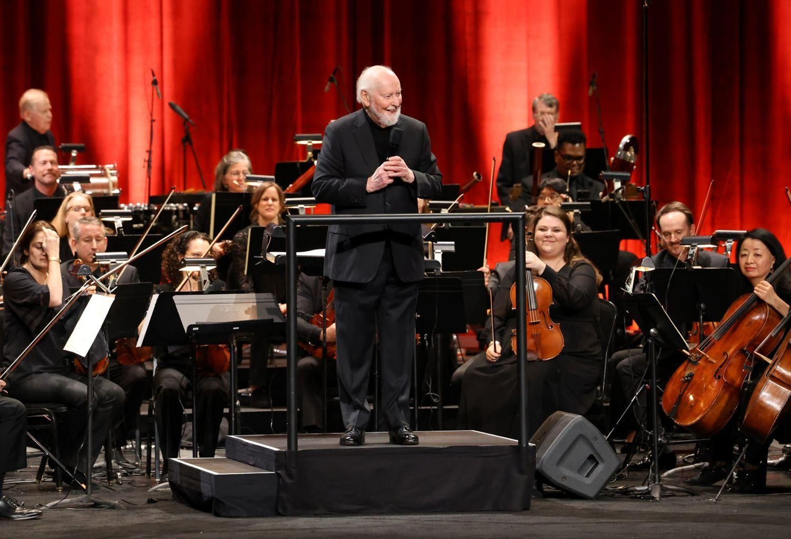 Indiana Jones y El Dial del Destino | John Williams dirige la orquesta en el estreno en Los Ángeles.
