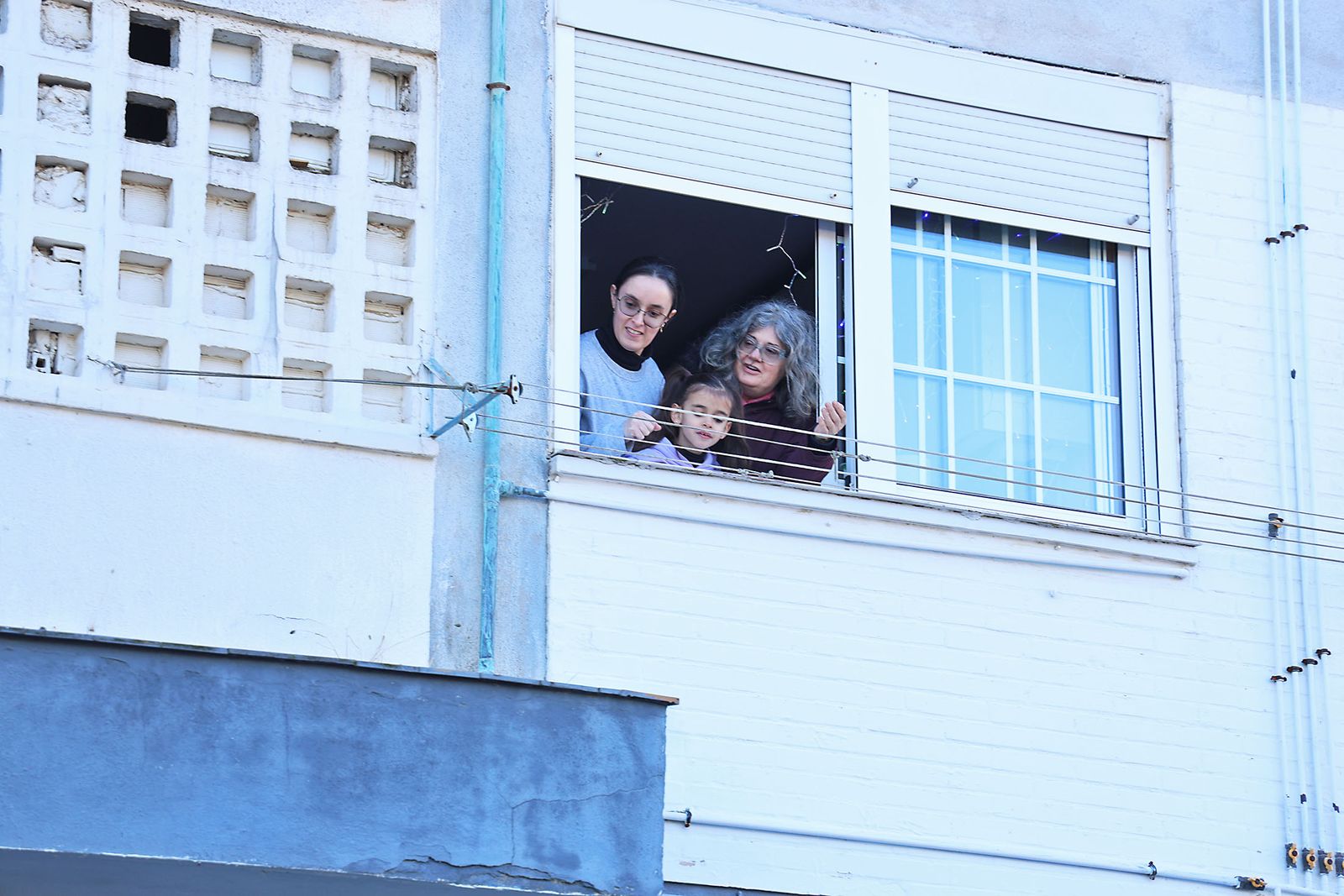 Día de regalos y Reyes Magos por los barrios de la ciudad