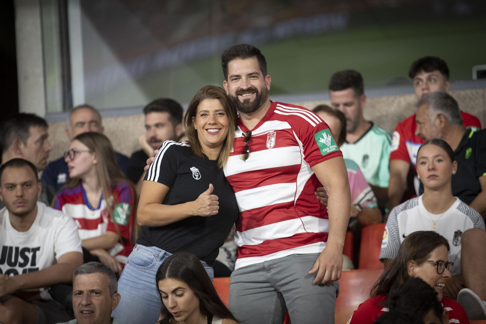 Encuéntrate en la grada de Los Cármenes en el Granada-Mirandés