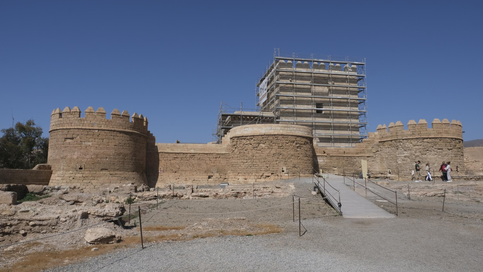 Las obras en el Conjunto Monumental son muy visibles.