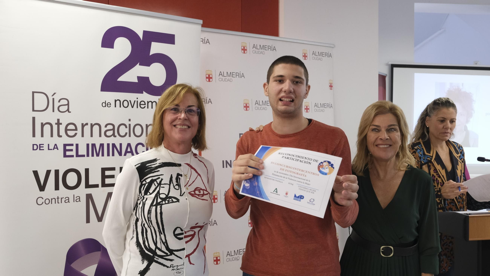 Búscate en la entrega de premios de fotografía escolar contra la violencia machista