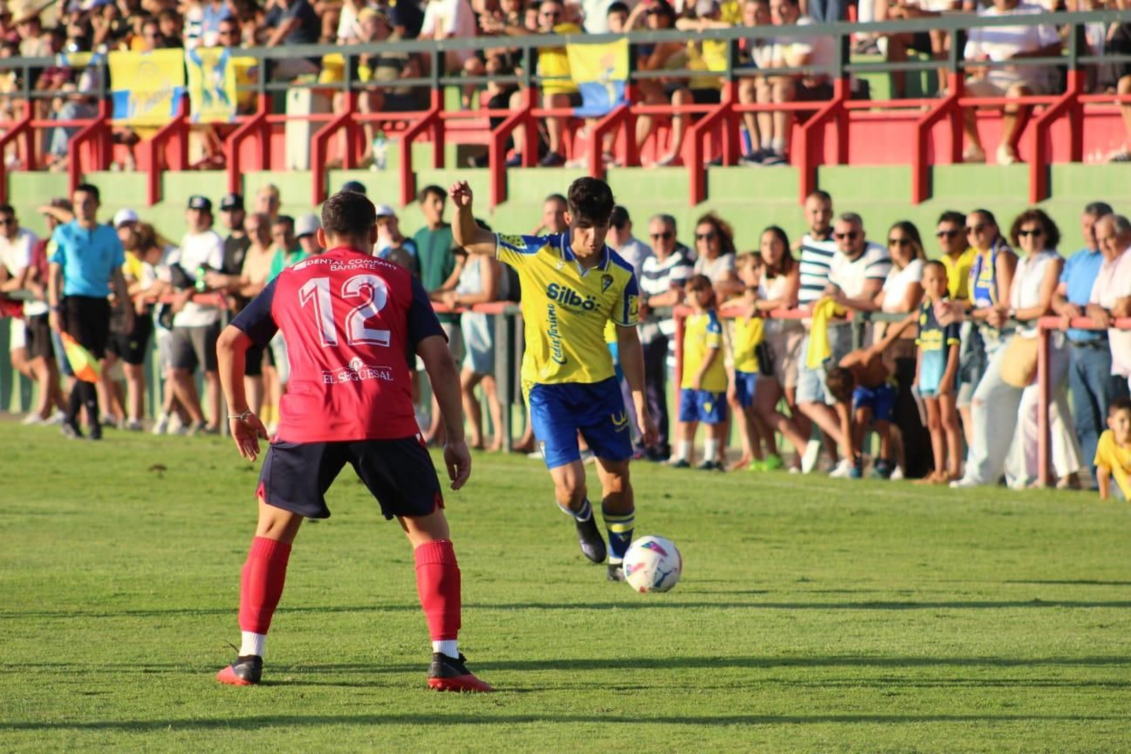Las imágenes del amistoso entre el Barbate y el Cádiz CF