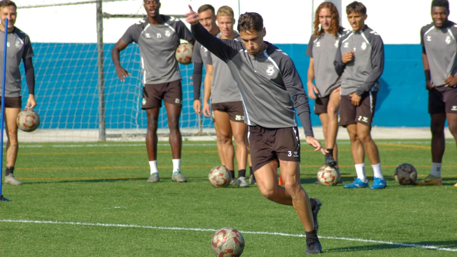 El lateral zurdo Pedro Morillo, durante un entrenamiento